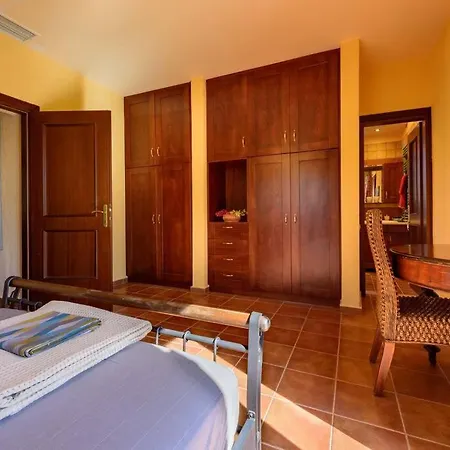 Дом отдыха N A P L House *