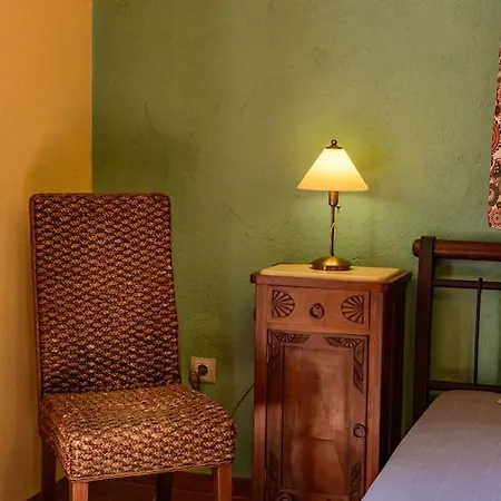 N A P L House Keramiai