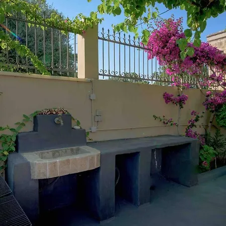 N A P L House Keramiaí