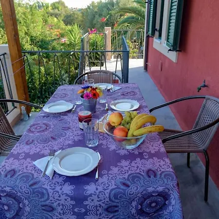 N A P L House بيت للعطل Keramiaí