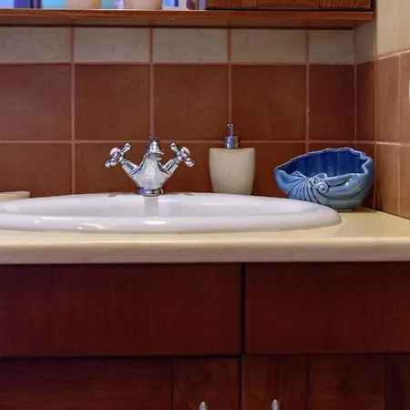 Ferienhaus N A P L House *