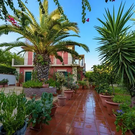 N A P L House Ferienhaus *