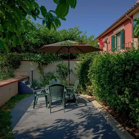 N A P L House بيت للعطل *